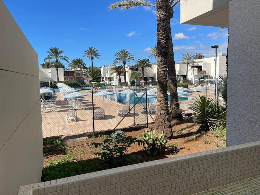 Pool View Apartment Primavera Arona  Esterno foto