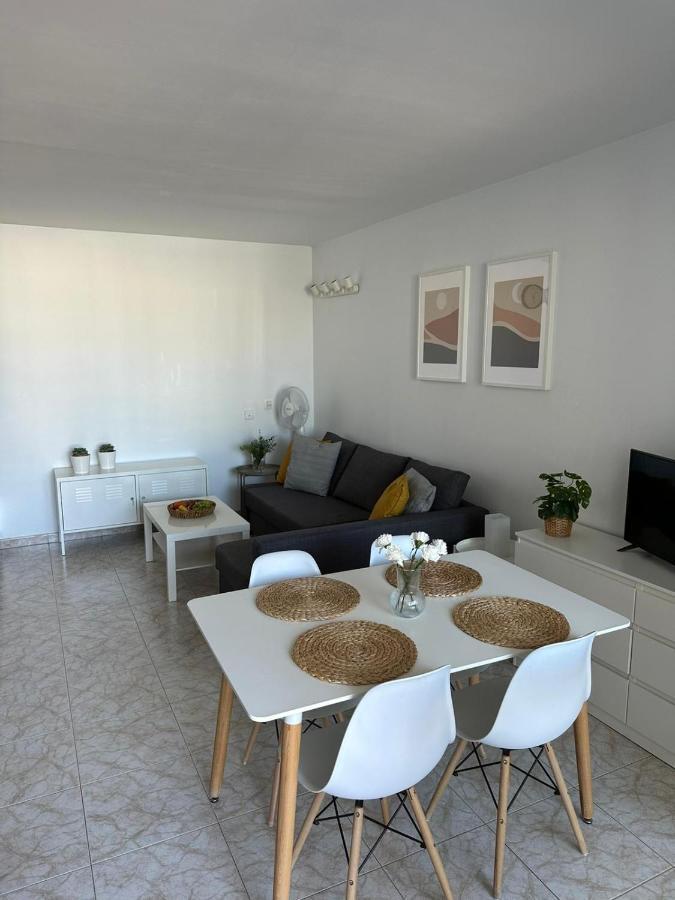 Pool View Apartment Primavera Arona  Esterno foto