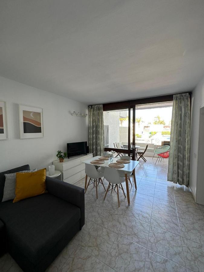 Pool View Apartment Primavera Arona  Esterno foto